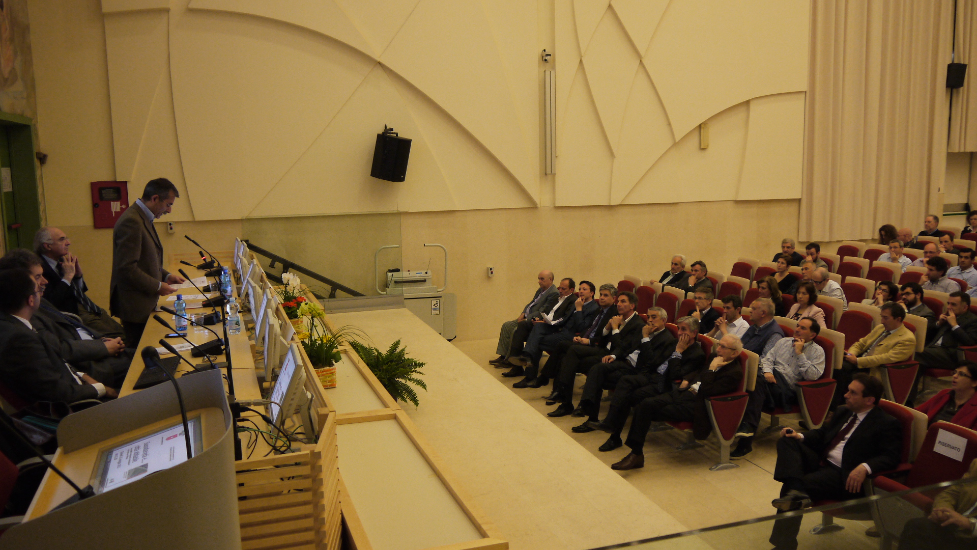 Rapporto sulla sussidiariet� 2011: la presentazione all'Isii Marconi con Gotti T...