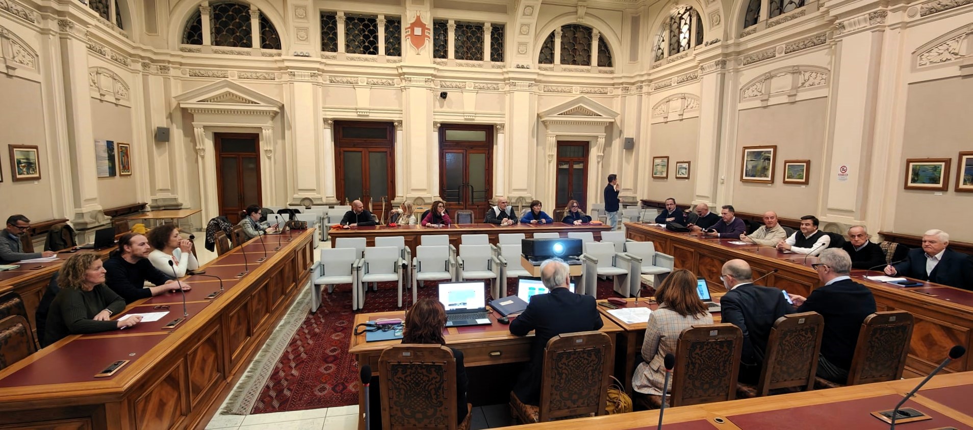 Veduta complessiva delle persone presenti durante l'Assemblea dei Sindaci
